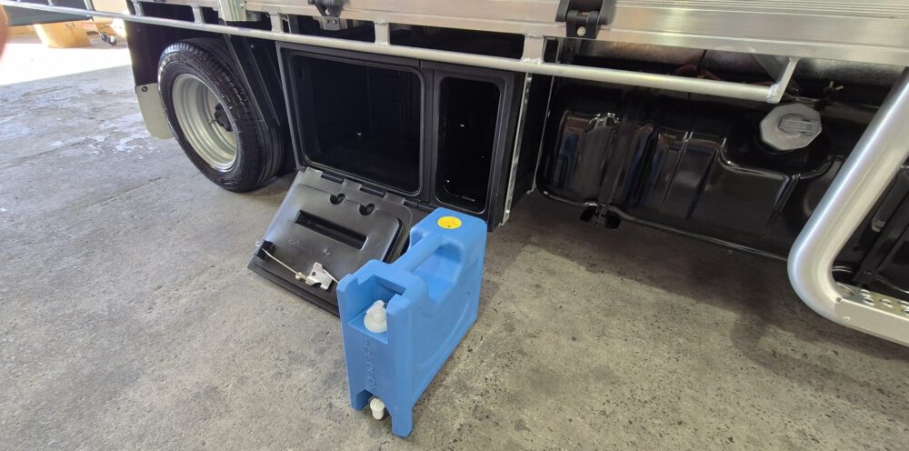 Aeroz-Box80 Toolbox with Integrated Removable 18 Litre Water Tank